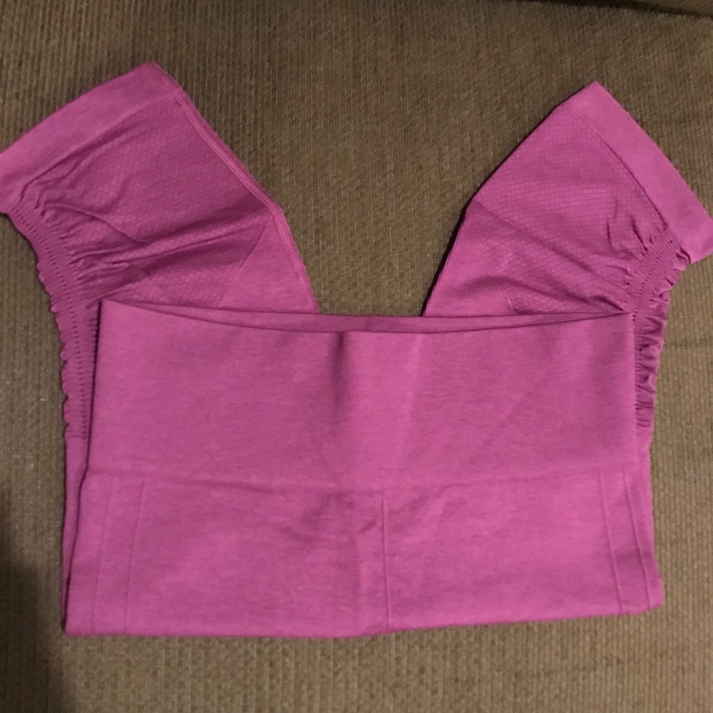 Lululemon Fuschia Capri Athletic Leggings